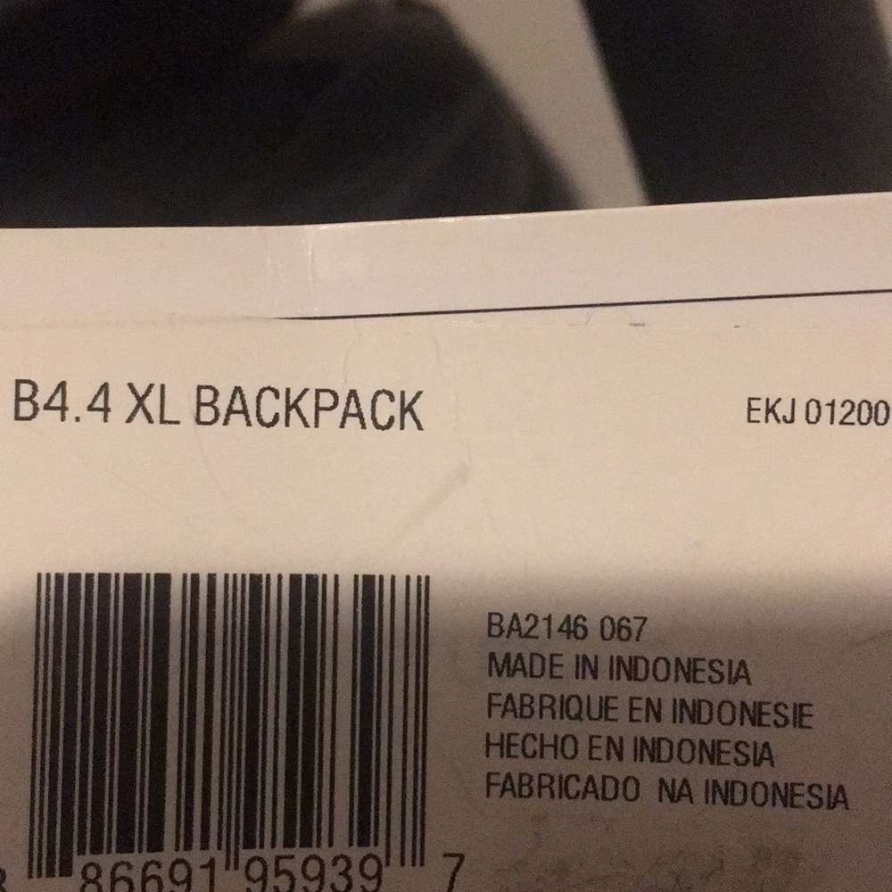 NWT Lightweight Nike XL backpack many pockets new - Picture 4 of 4